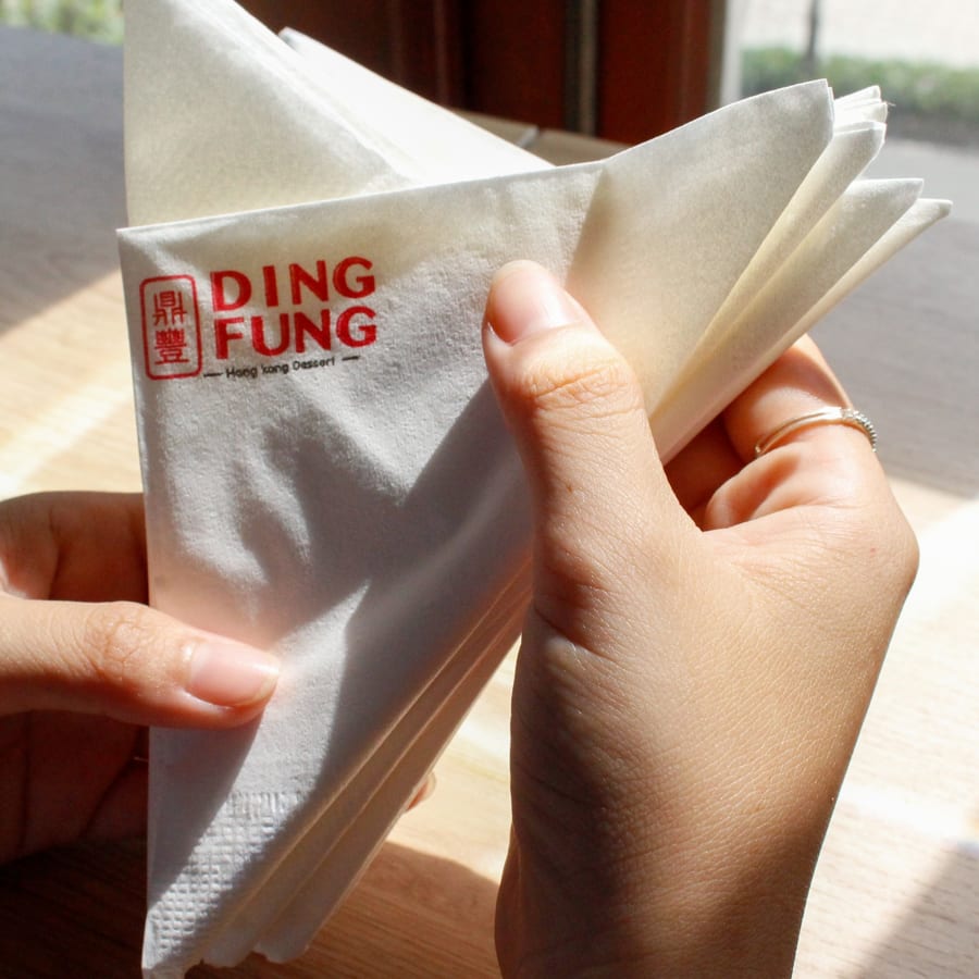 In logo miễn phí trên khăn giấy thương hiệu Ding Fung