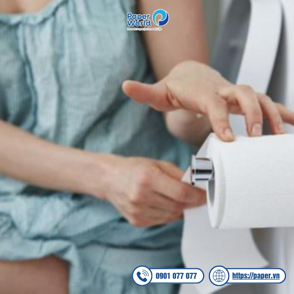 Vệ sinh vùng kín bằng giấy vệ sinh